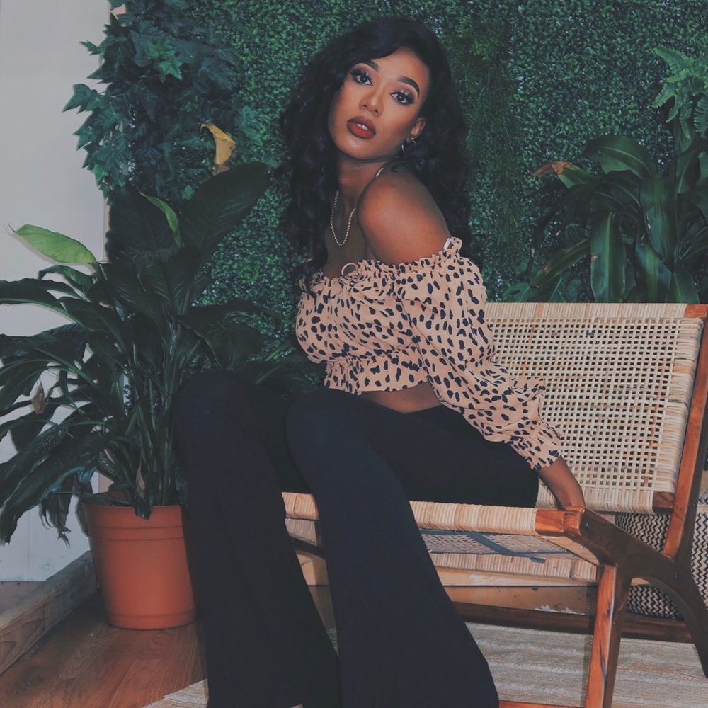 Meet your Posher, Secily